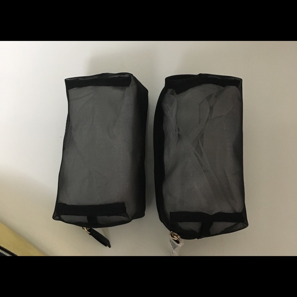 Victoria’s Secret Gold Makeup Traveling Bag - Picture 5 of 5